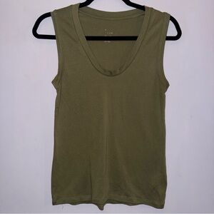 A New Day Women's Slim Fit Tank Top size large Olive green